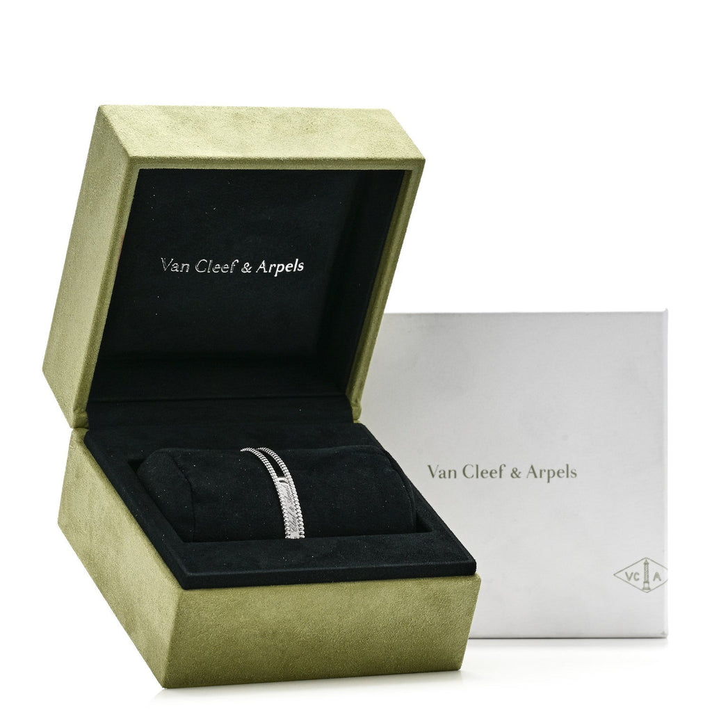 18K White Gold Perlee Signature Bangle Bracelet M
