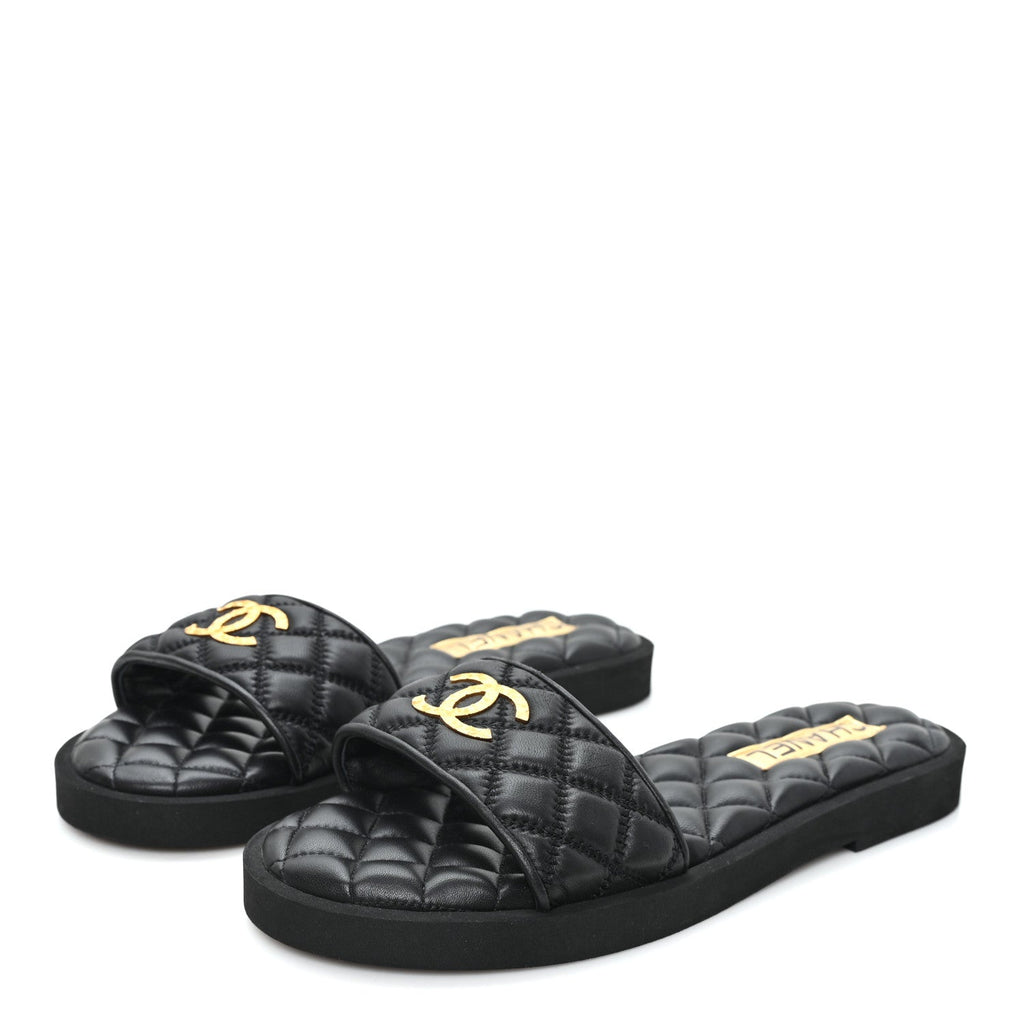 Lambskin Quilted Textured CC Mules Sandals 39 Black