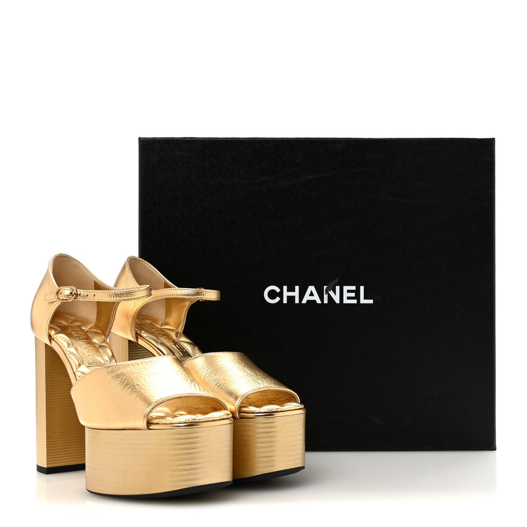 Laminated Crumpled Lambskin Platform Sandals 36.5 Gold