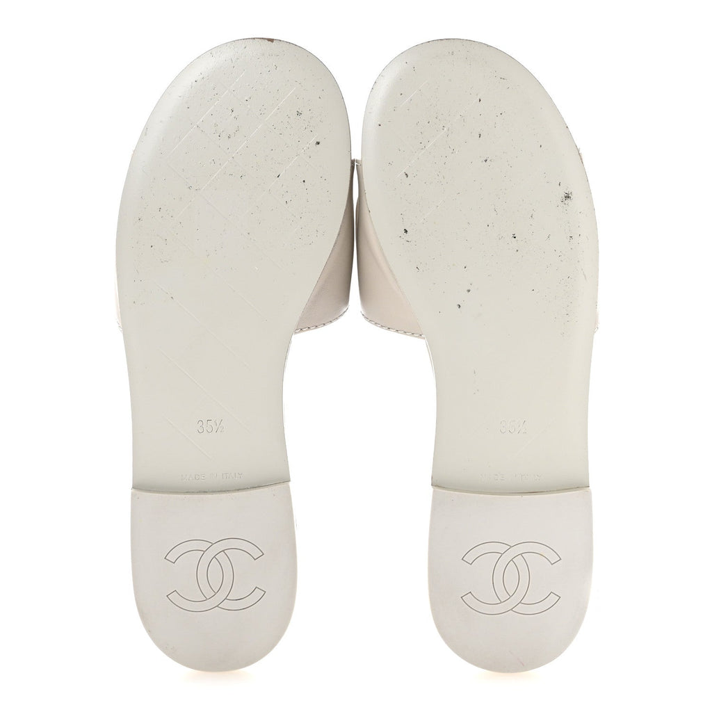 Lambskin Quilted Turnlock Flat Mules 35.5 Light Grey