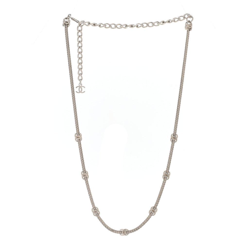 Metal CC Short Chain Necklace Silver